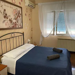 Casa Gemelli Lisa , Roma Italia