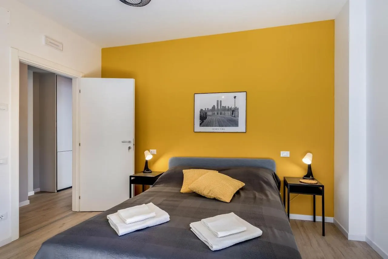 شقة Family & Friends Rooms With Shared Bathroom بادوفا