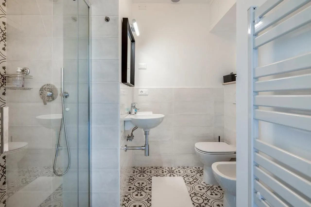Family & Friends Rooms With Shared Bathroom بادوفا إيطاليا